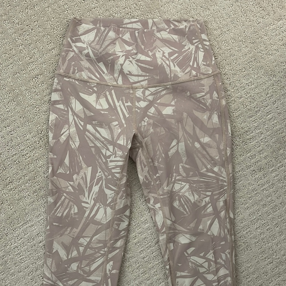 Lululemon Leggings 25” Full on Luxtreme